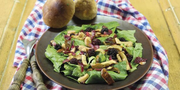 Rezept: Steinpilze-Salat mit Brombeeren